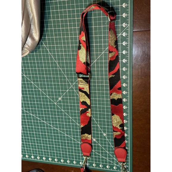 Red Pebbled Leather Crossbody Bag With Gold & Camouflage Adjustable Strap - Picture 8 of 8